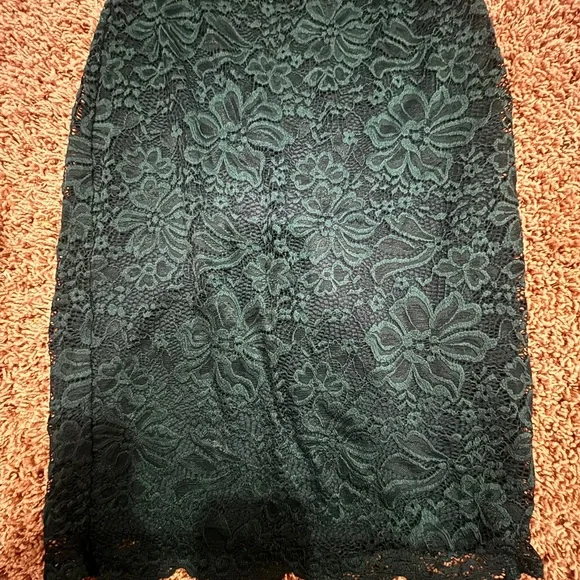 Forever 21 Dark Green Lace Pencil Skirt - Picture 2 of 4